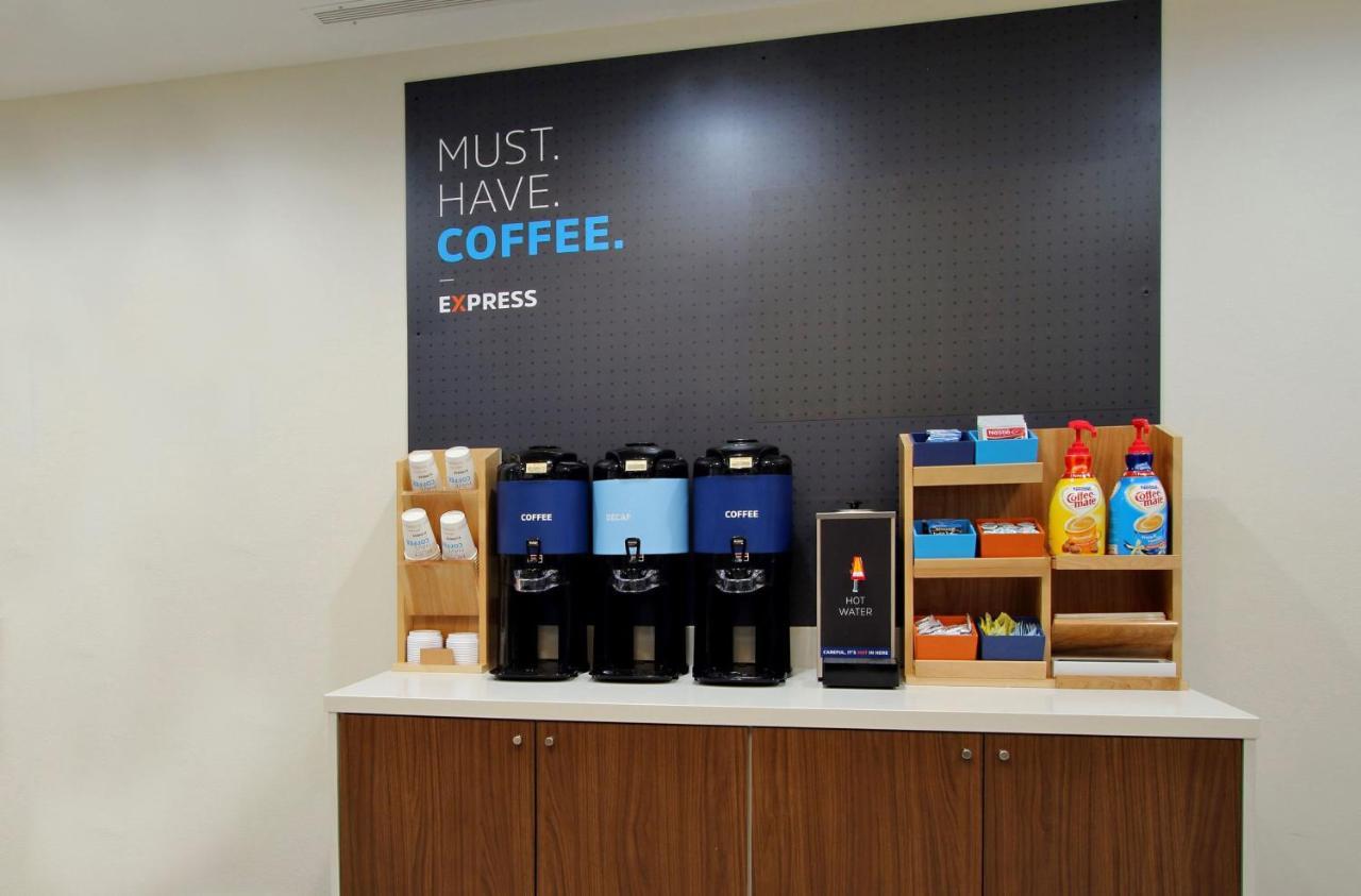 休斯敦阿尔文智选假日酒店 外观 照片